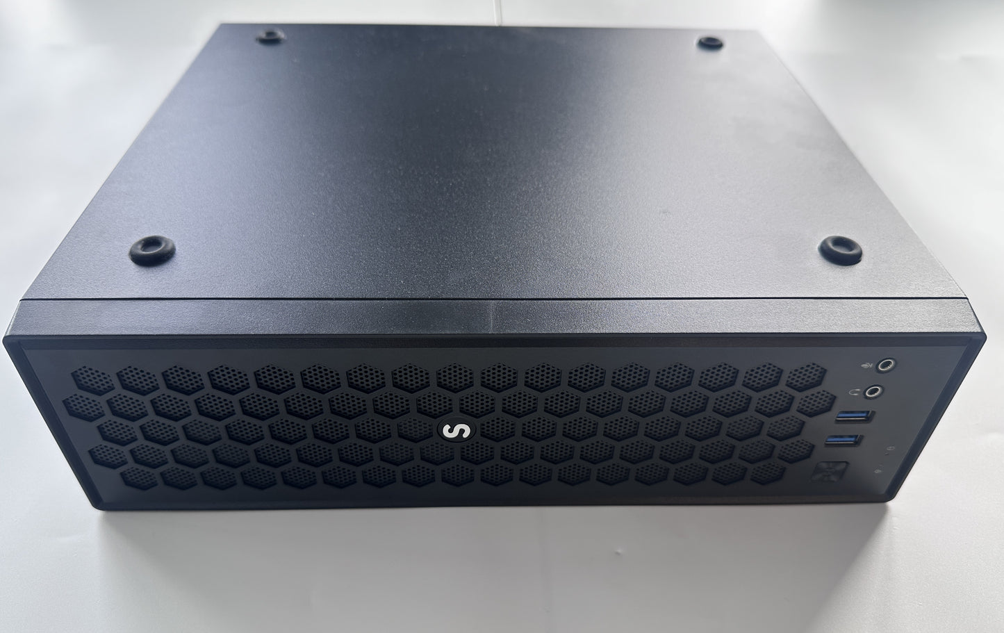 UltraRISC DP1000 MATX RISC-V Workstation Mainboard